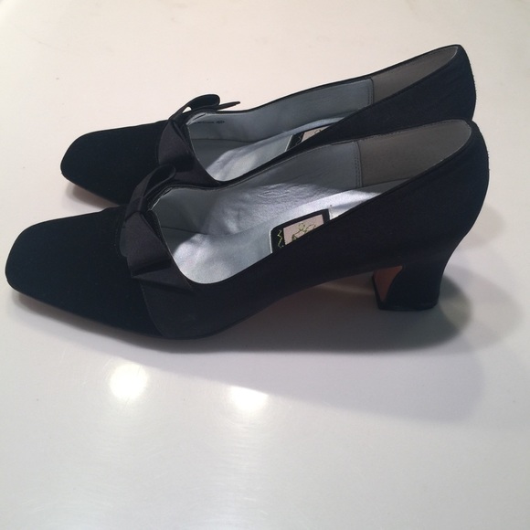 Shoes - Picture 2 of 2